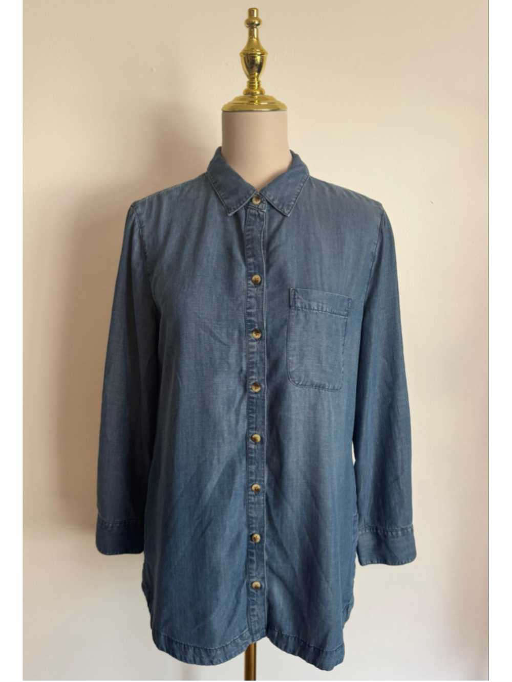 Women's Chico's Blue Lyocell Button Down Shirt Size 8/10P
